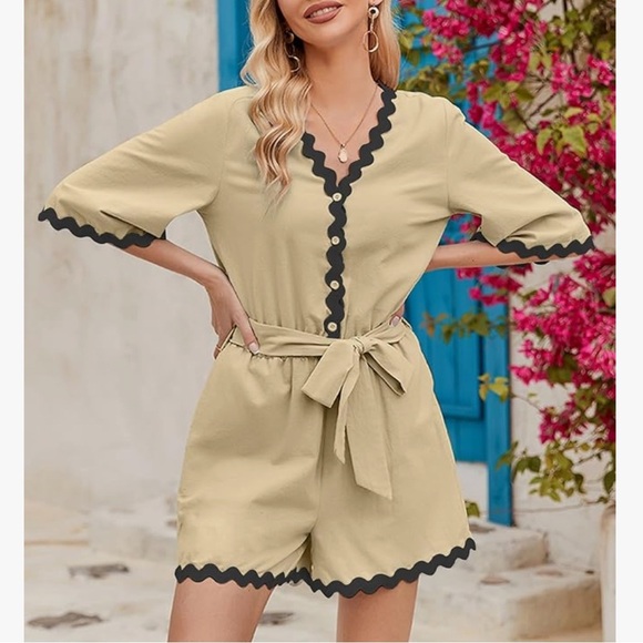NWT Ric Rac ButtonUp V-Neck Cream & Black Romper, size M (no belt) - Picture 1 of 11